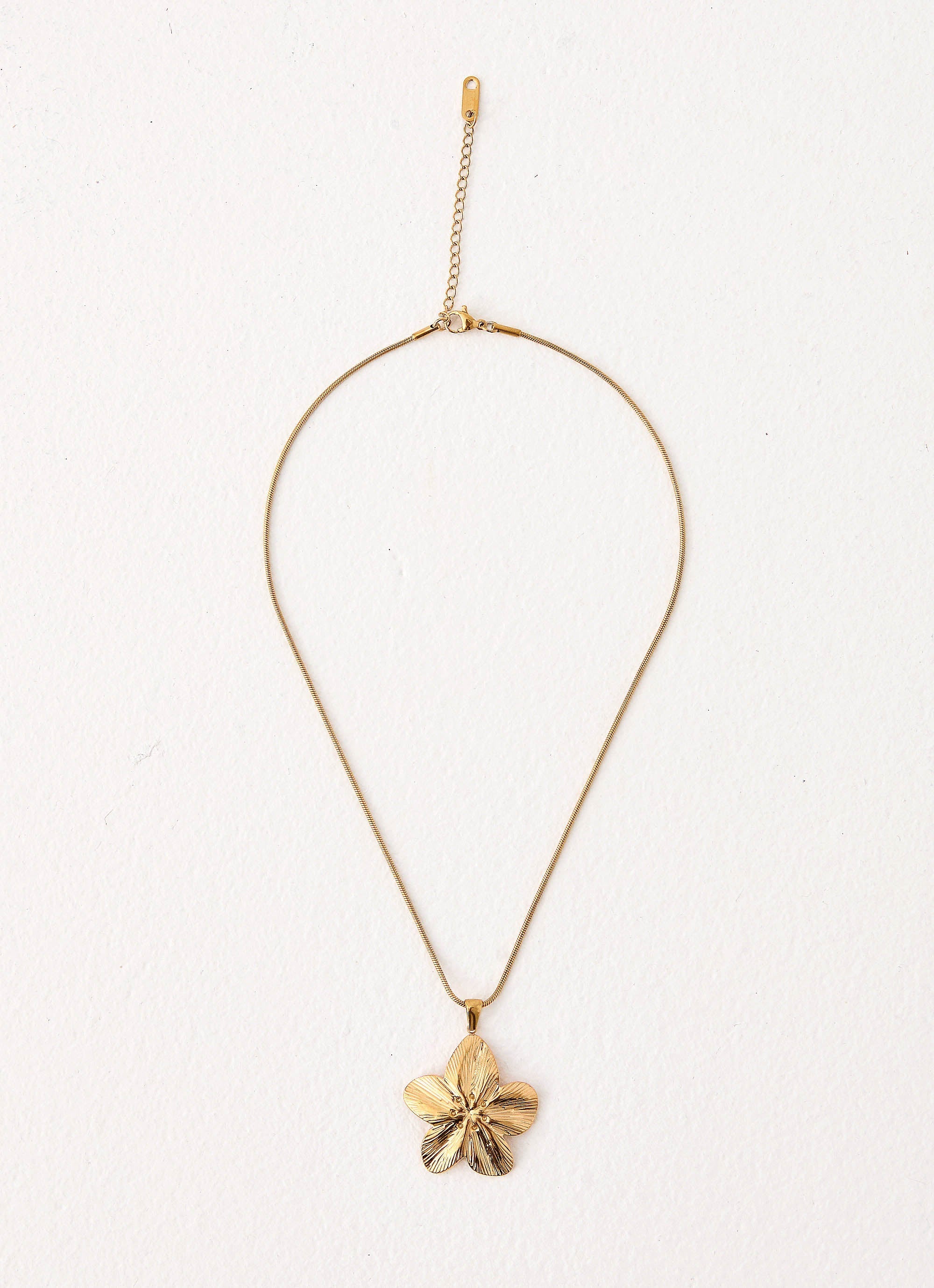 Hibiscus Gold Necklace - Gold
